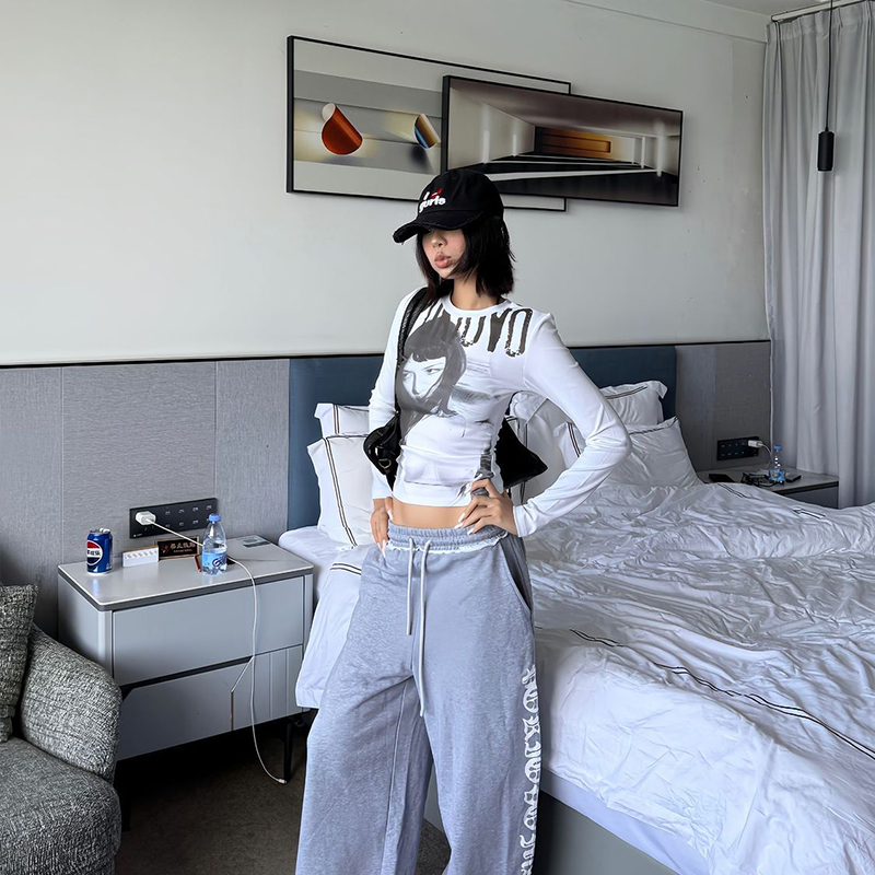 Streetwear Gothic Letter print - đánh giá và giá Turtleneck Knit 90S