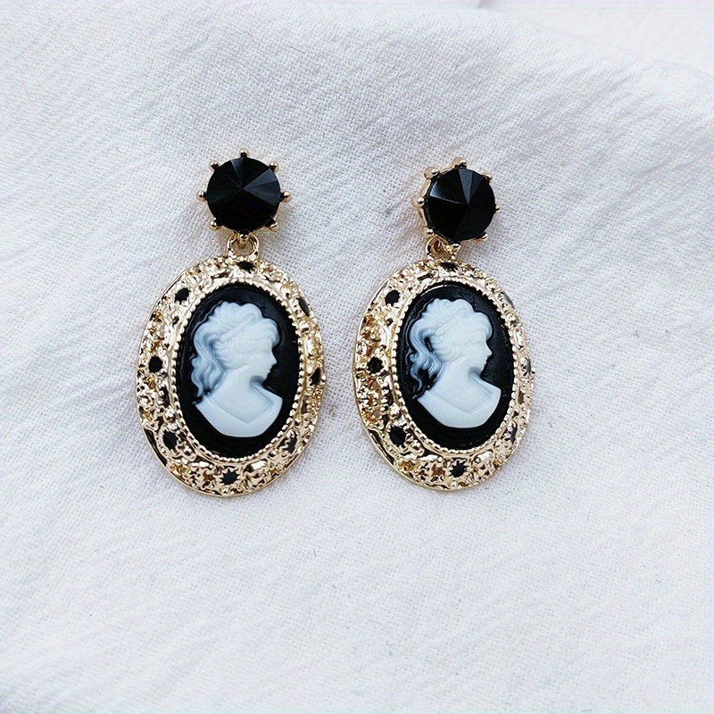 Vintage Lady Queen Relief Oval - đánh giá và giá Vintage Fashion Queen