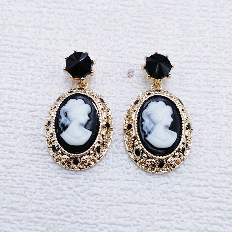 Vintage Lady Queen Relief Oval - đánh giá và giá Vintage Fashion Queen